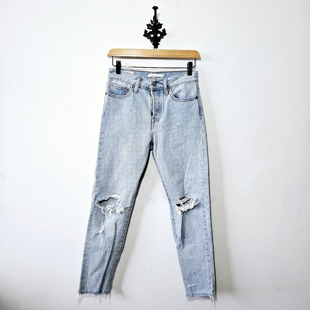 Levi's Wedgie Jeans Light Wash Size 25 Raw Hem - Picture 2 of 5